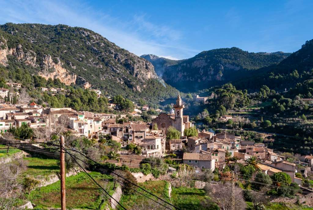 reasons-to-visit-majorca-Valldemossa