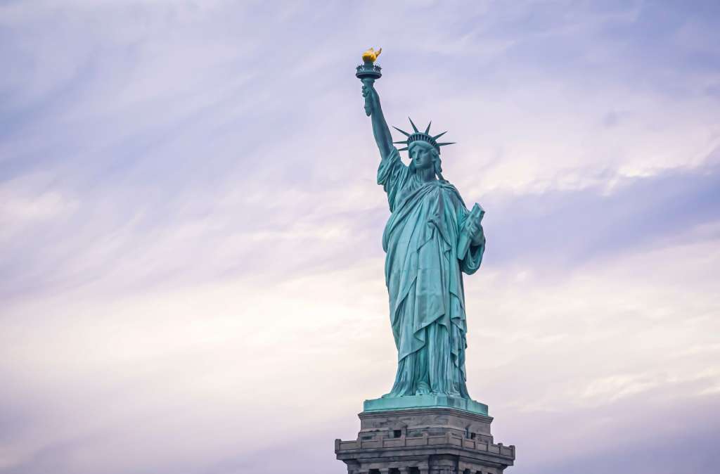 reasons-to-visit-new-york-city-statue-of-liberty