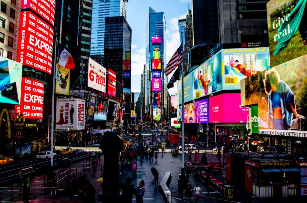 reasons-to-visit-new-york-city-times-square