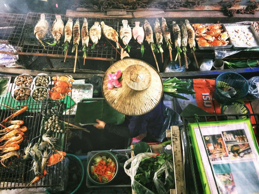 reasons-to-visit-thailand-food